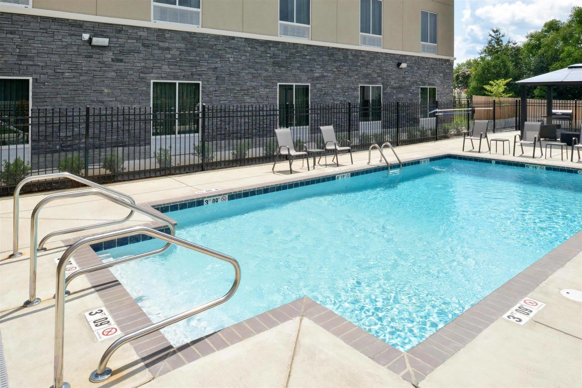 Americas Best Value Inn & Suites Horn Lake Bagian luar foto